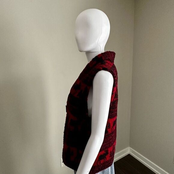 Vintage Woolrich CabinCore  Red + Black Winter Print Fleece Vest Toggle Closure - Picture 6 of 8